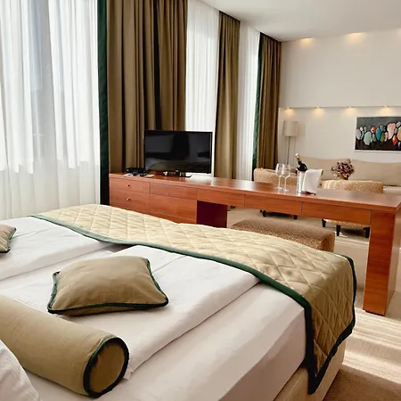 Via Hotel 4*