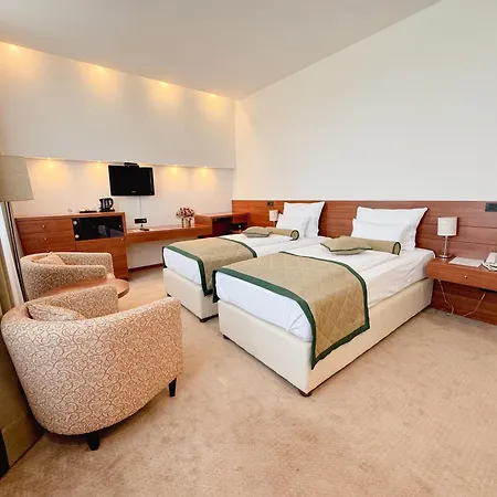 Via 4* Vitez
