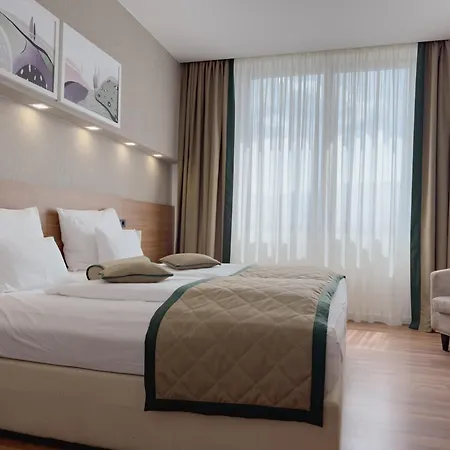Via 4* Vitez