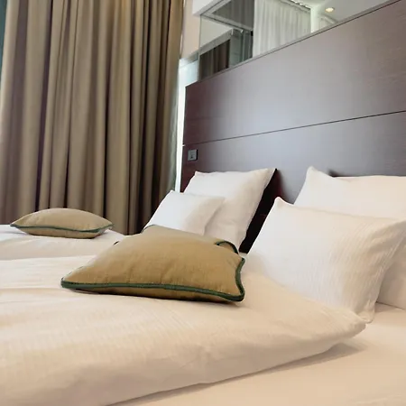 Hotel Via 4*