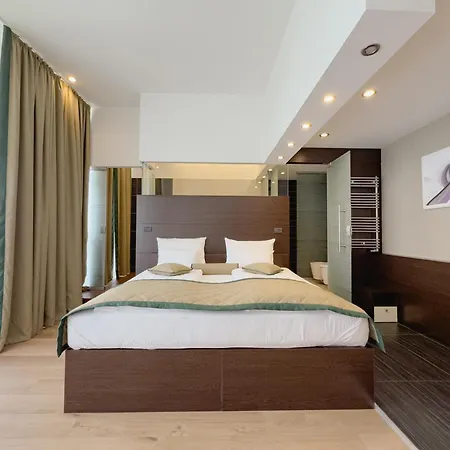Via 4*